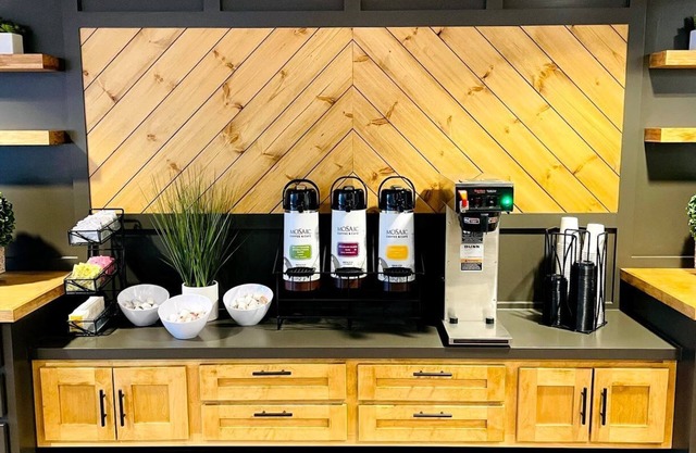 Commodore Perry Inn and Suites