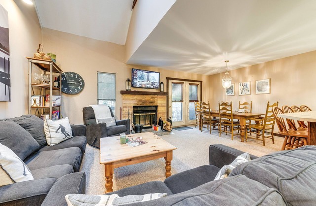 Community Beach Access: Lake Harmony Townhome