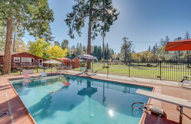 Community Pool & On-Site Farm: Placerville Cottage