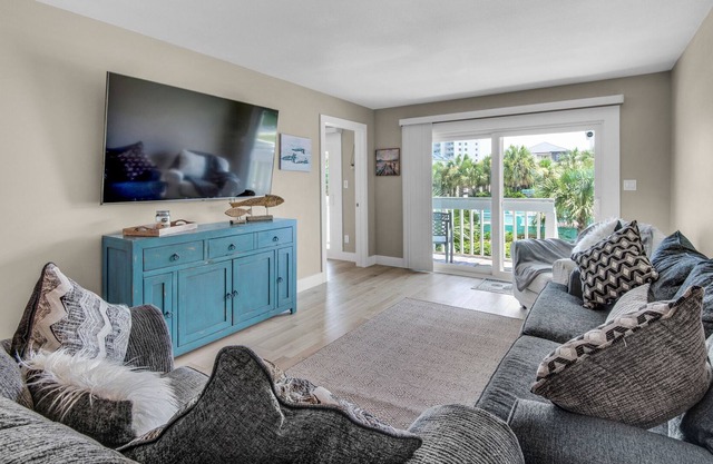 Community Pool-Walk 2 Beach-Covered Balcony-Pier-2BR Deepwater Cove 103