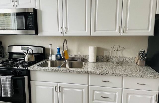 Commuter's Dream #1 | 2BR 1BA Condo | 8 min to SF