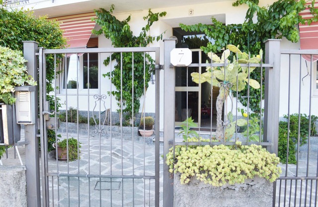Como Holiday Home - Business Apartment