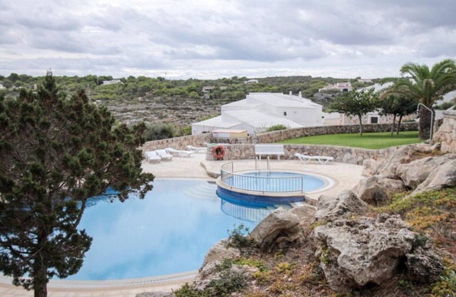 Complejo residencial Es brucs