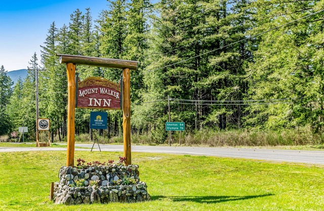 Complete multi-room inn for large group destination near Olympic National Park