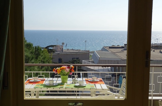 Komplette Meerblickwohnung Sanremo