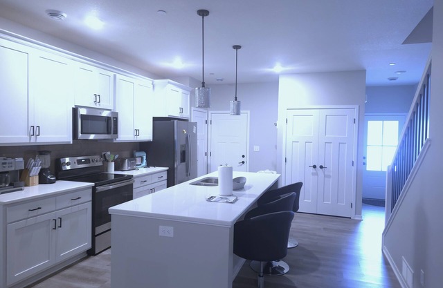 Completely Modern Furnished Private House Near Mayo Clinic