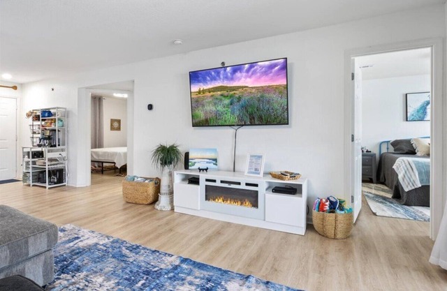 Completely Remodeled@1MM - Early Check In - Late Check Out - Close to the strip