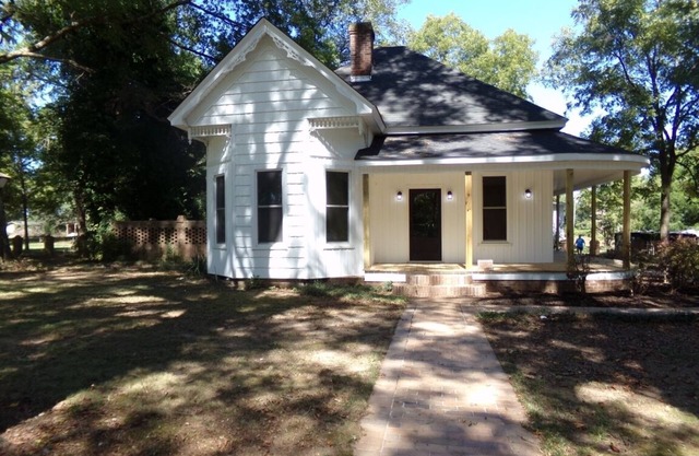 Completely remodeled historical home on the Tanglefoot Trail