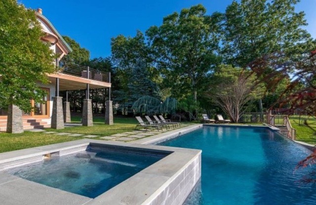 Bay-View Architektonisches Meisterwerk am Hog Creek, Wasserfarben-Sonnenunterg��nge von einem Infinity-Pool aus betrachten