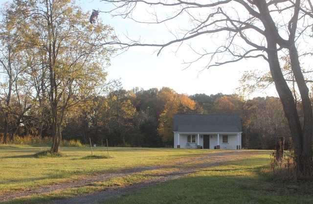 Completely renovated 2 bedroom farm cottage in Bedford Va.