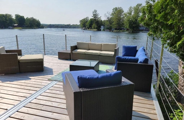 Completely renovated luxury waterfront cottage