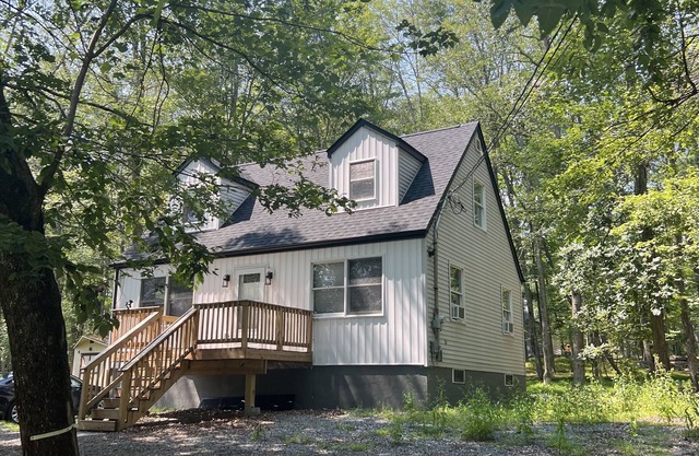 Completely renovated house in amenities-filled Masthope community / Ski Big Bear