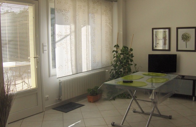 konditionierte Wohnung sehr guter Zustand (58m²) Pujaut (30) 8 km von Avignon