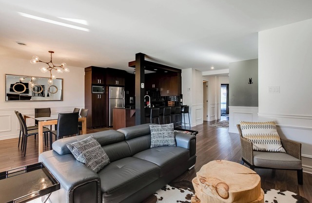 Condo à Saint Sauveur: Ski-in Ski-out, et confort Absolu !