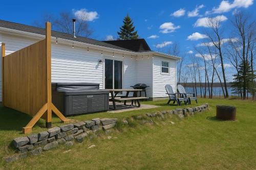 Condo 1 - Waterfront with SPA Fireplace & Barbecue