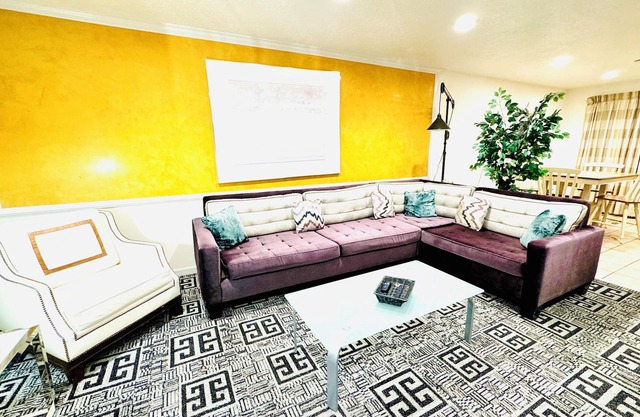 Condo,2Bedrooms,Sale,Strip,BOOK,Las Vegas,LVCC,FathersDay,wifi,WSOP,SALE