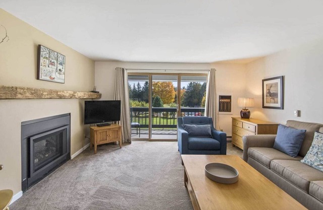 Condo at Stowe`s Toll House | Ski-in/Ski-out!