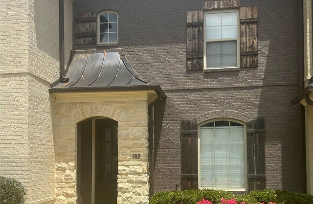 Condo in Oxford less than 2.5 miles from the Ole Miss campus Football Weekends