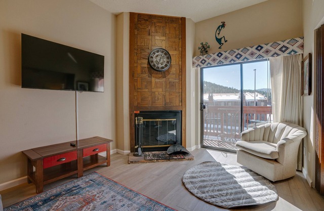 Condo just a Walk from the Chair Lift
