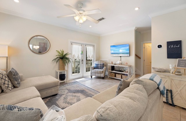 Seaclusion 18A 2BR im Purple Parrot Village Resort von Perdido Key Resort Managment