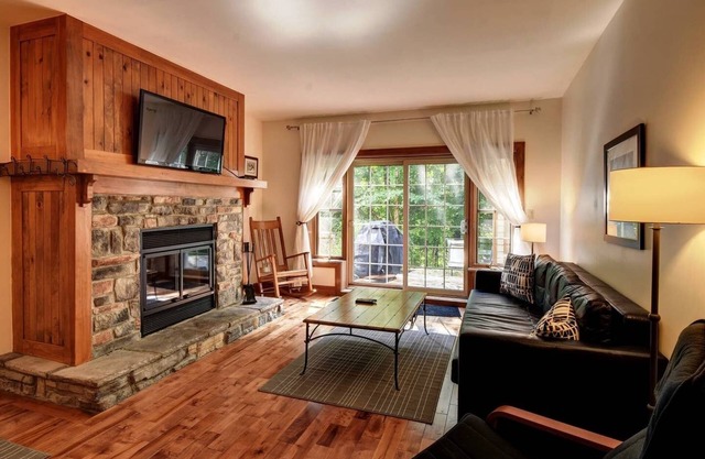 Condo - on the mountain, surrounded by nature, Ski-in/out