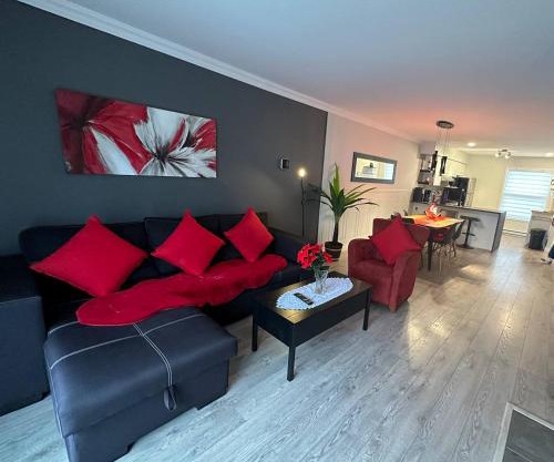 Condo Phoenix prés du Lac Memphrémagog.