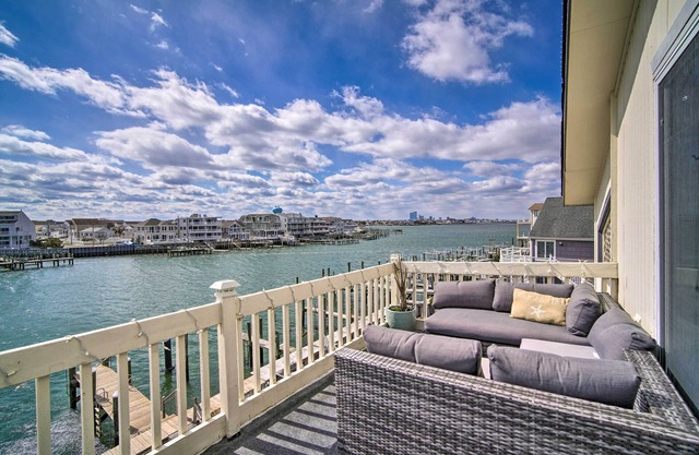 Condo w/ Bay Views ~ 5 Mi to Atlantic City!