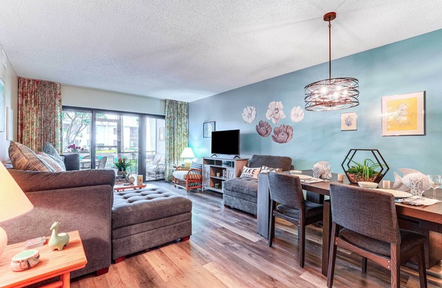 Condo w/ Patio & Resort Amenities in Fort Pierce!