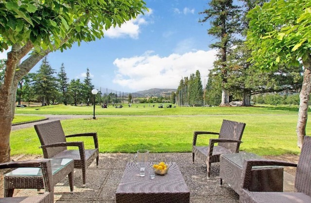 Schöne Wohnung im Silverado Resort mit Blick auf Driving Range