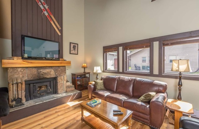 Big Sky Glacier Condo l Family Retreat Minuten vom Stadtzentrum in der Nähe des Golfplatzes