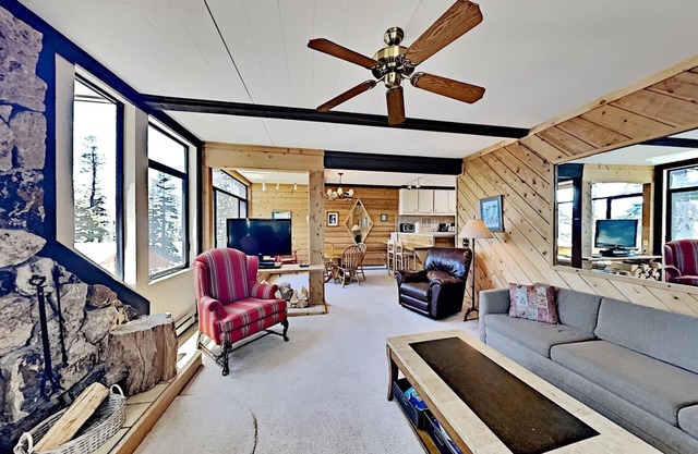 Condo with Great Views - Close to all Mammoth Recreation! (Unit 543 at 1849) by RedAwning