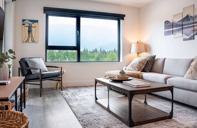 Condo with Hot Tub - Revylation