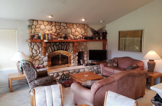 Condo with Mountain Views Walking Distance to Town