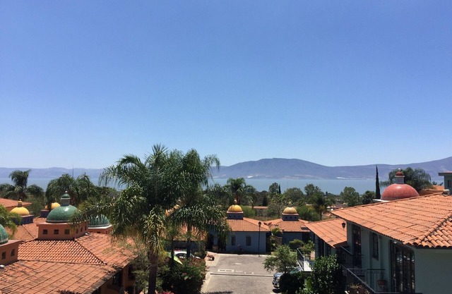 Wohnung mit herrlichem Blick auf See und Berge