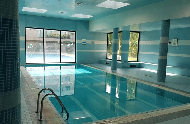 Eigentumswohnung in SPA, 2 Schwimmbäder, Fitnessraum, Sauna, Türkisches Bad, Garage, 170 m von der U-Bahn entfernt