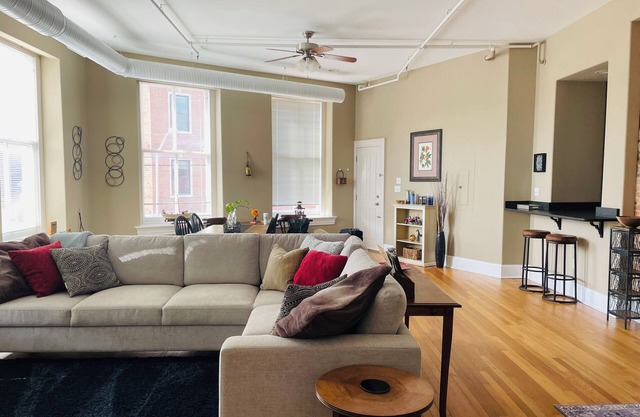 Conductor's Rest: Beautiful 2 Bedroom Loft in Historic Cambridge, Maryland