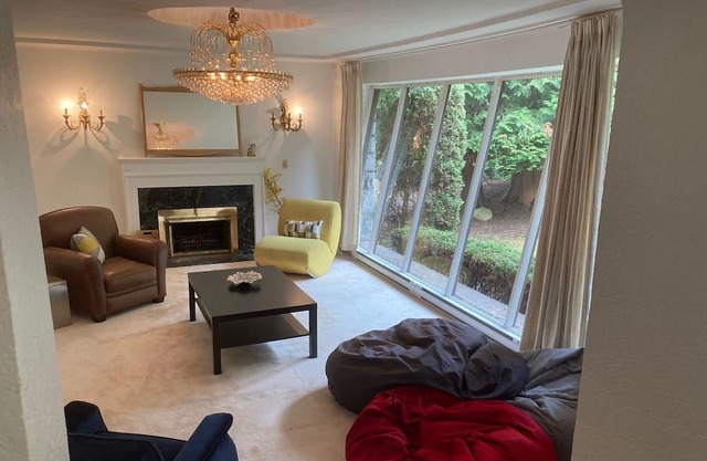 Conference and Self-Isolation Paradise in Kerrisdale/Oakridge