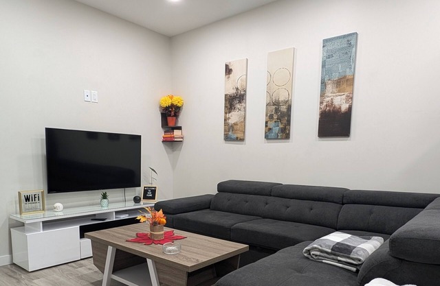 Confortable brand-new 1-bedroom close to downtown