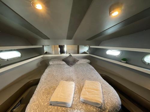 Confortable Yatch