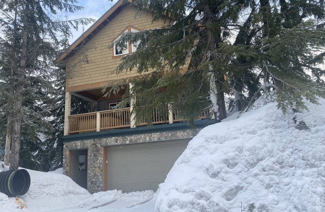 Ski Snoqualmie ** Hütte in Nadelbaum