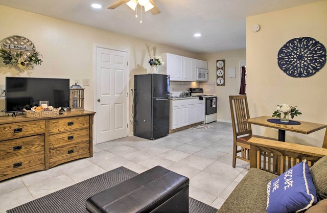 Conroe Home w/ Grill < 40 Mi to Lake Houston!