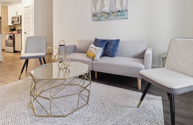 Contemp. Comforts: Stylish 2BD in Lawrenceville