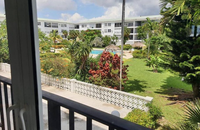 Contemporary 2-bed 2-bath condo