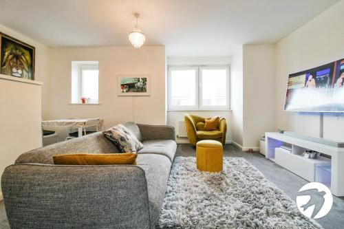 Contemporary 2 Bedroom House