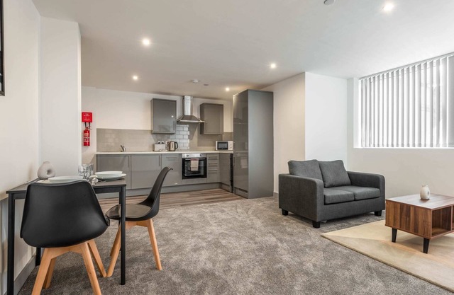 Contemporary 2 Bedroom Apartment in Yeadon