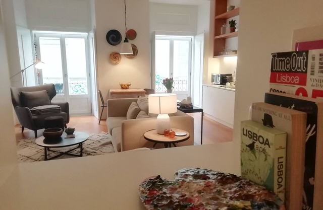 Moderne und charmante Wohnung direkt hinter Time Out Food Market (sehr zentral)