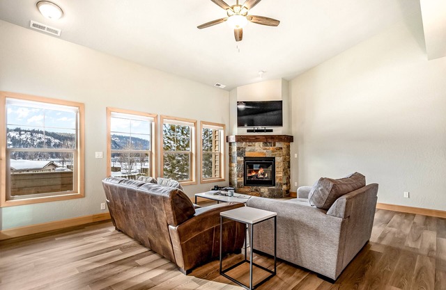 Contemporary Condo Near Downtown & Lake Access w/ Balcony & Central A/C