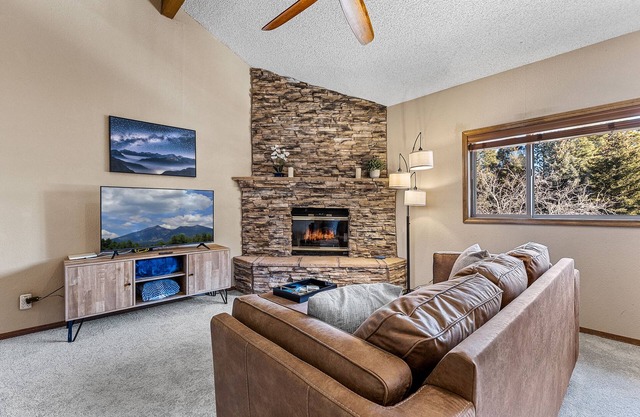 Contemporary Country Club Condo with portable A/C's in the bedrooms.