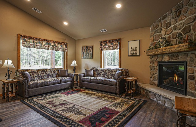 Contemporary dog-friendly cabins with hot tub, fireplaces, patios, & game room