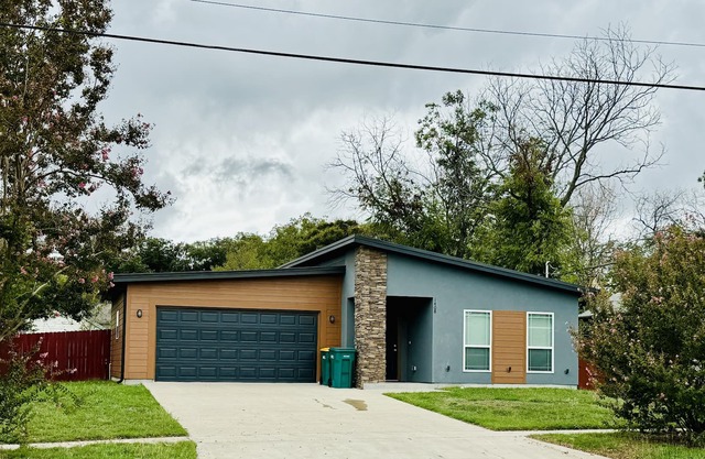 Contemporary Leon St. House